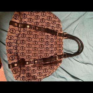Micheal Kors purse